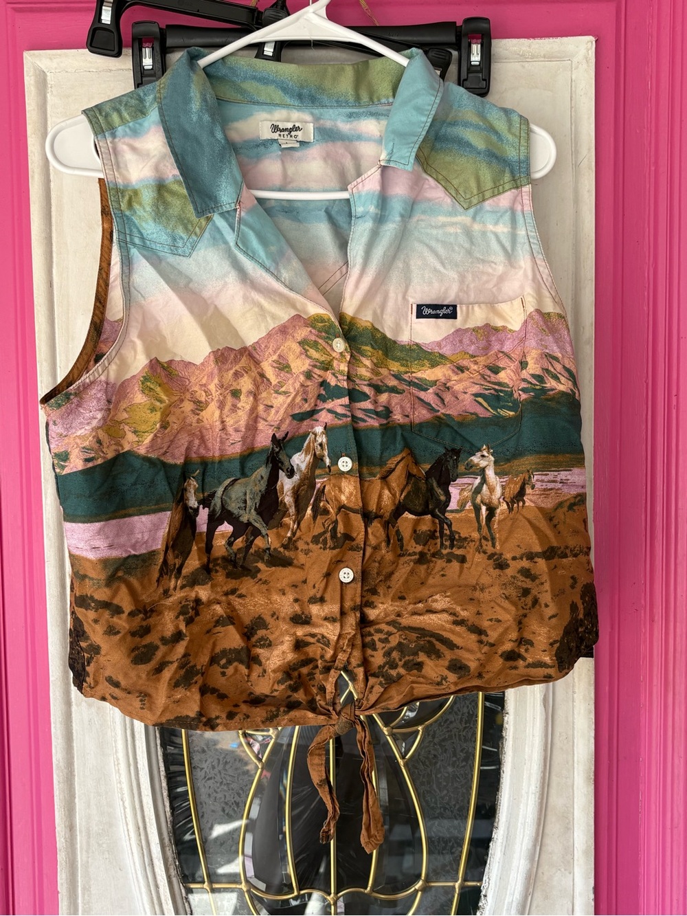 Wrangler Multi-Color Western Horse Print Sleeveless Button-Front Top